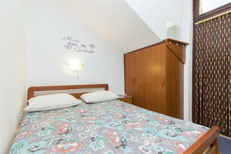 Skelin A2 studio no.2