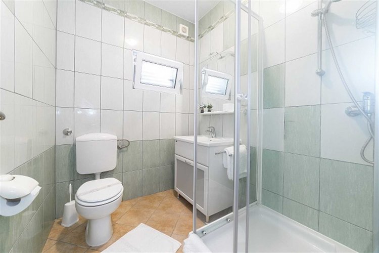 Marina 4+1 no.2 (1000-MVS)