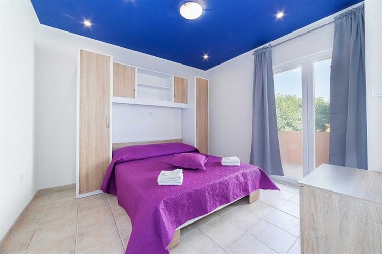 Marina A2+1 no.3 (1000-MVS)