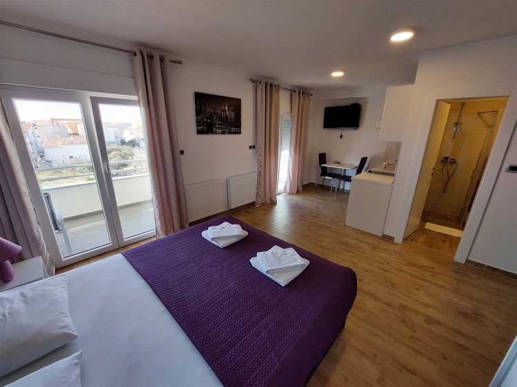 Daniel Studio no.2 (1012-DVS)