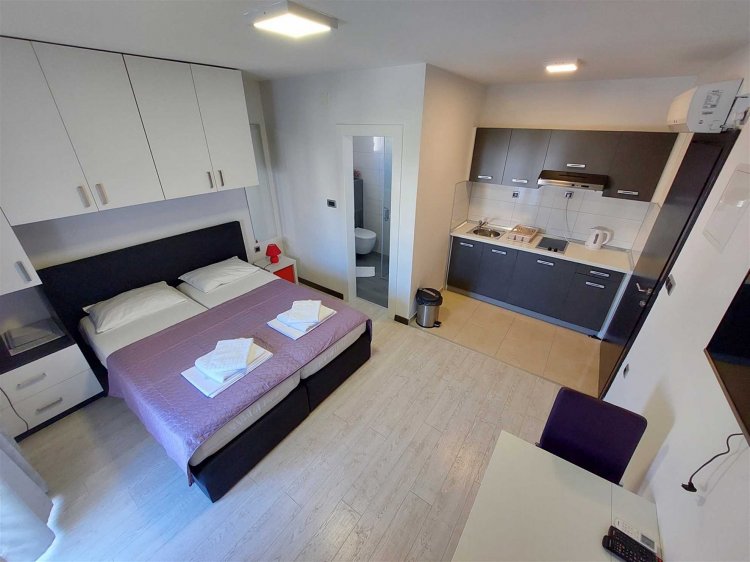 Daniel Studio no.4 (1012-DVS)