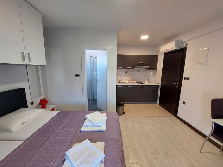 Daniel Studio no.4 (1012-DVS)