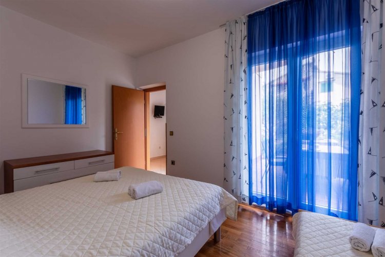 Zdena A4+1 no.2 (4003-ZMP-A2)