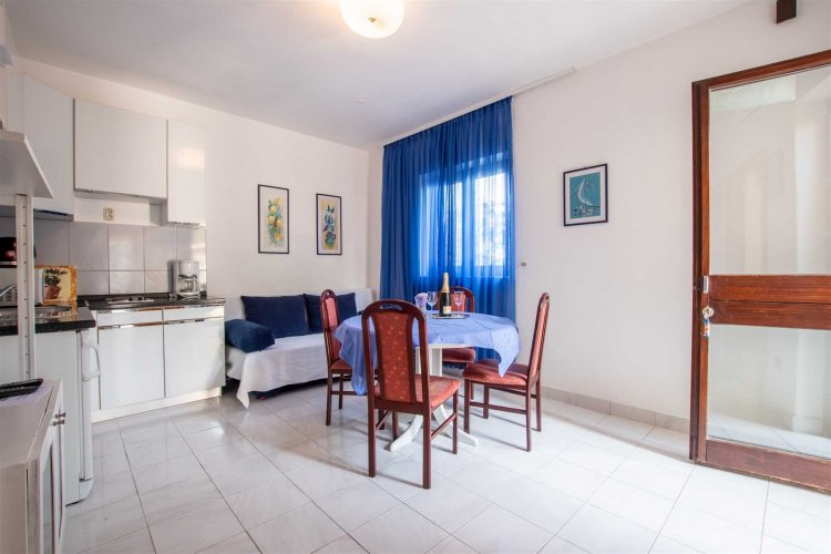 Zdena A2+2 bijeli no.1 (4003-ZMP-A1)