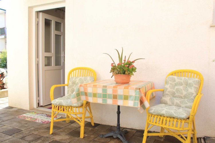 Apartment Garden house A2+1