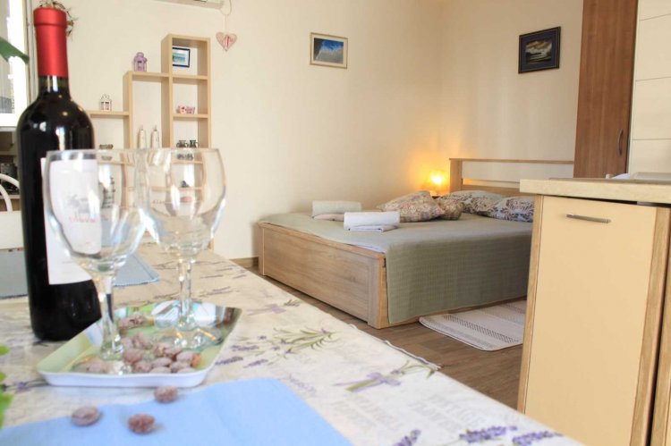 Apartment Garden house A2+1