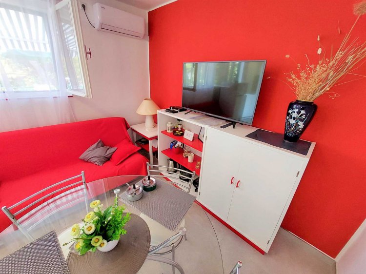 Sea front holiday home Boby 4+1