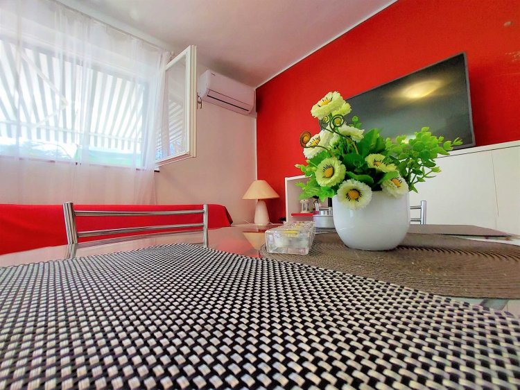 Sea front holiday home Boby 4+1