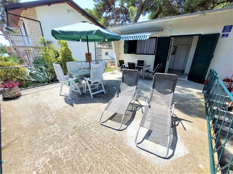 Sea front holiday home Boby 4+1