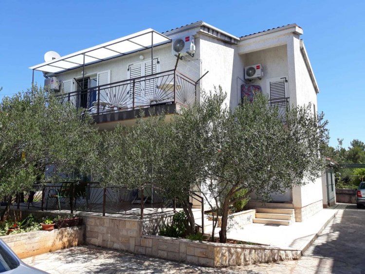 Apartment Vedris Srima A2