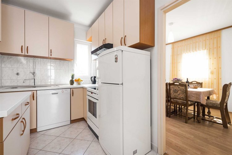 Apartment Rose Brodarica no.2 A4+1