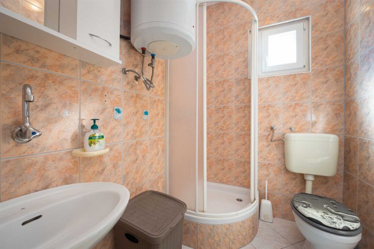 Apartment Rose Brodarica no.2 A4+1