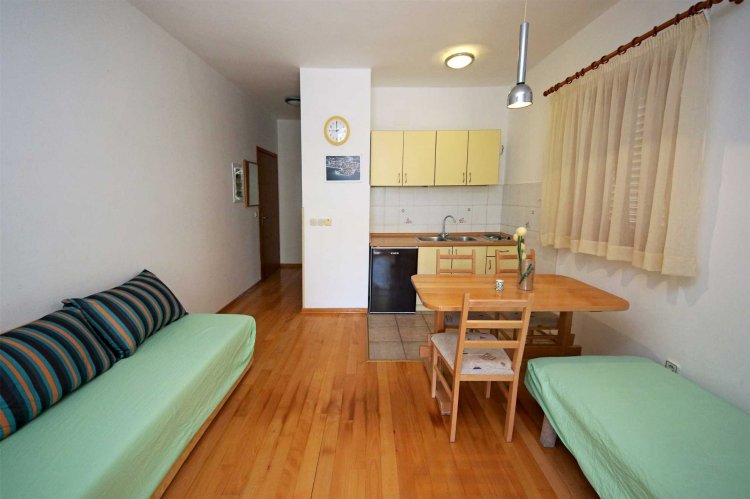 Apartment Mladena A2+2 no.1