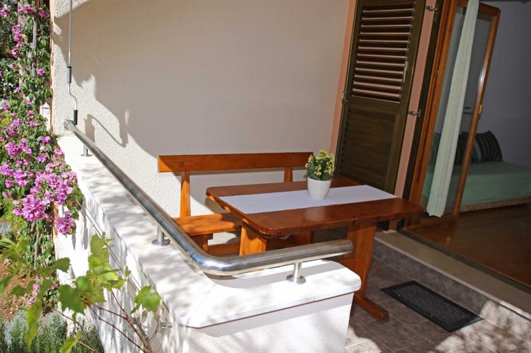 Apartment Mladena A2+2 no.1