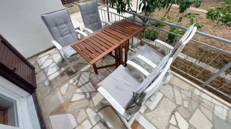 Apartment Loza 4+1 prizemlje no.1