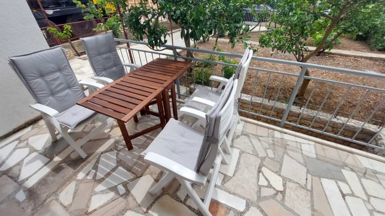 Apartment Loza 4+1 prizemlje no.1