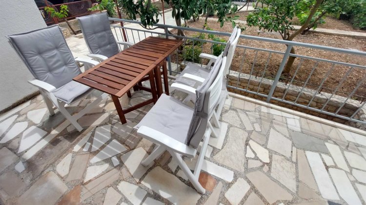 Apartment Loza 4+1 prizemlje no.1