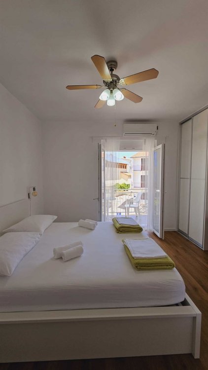 Vinko street view no.4