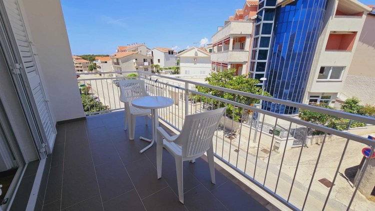 Vinko street view no.4