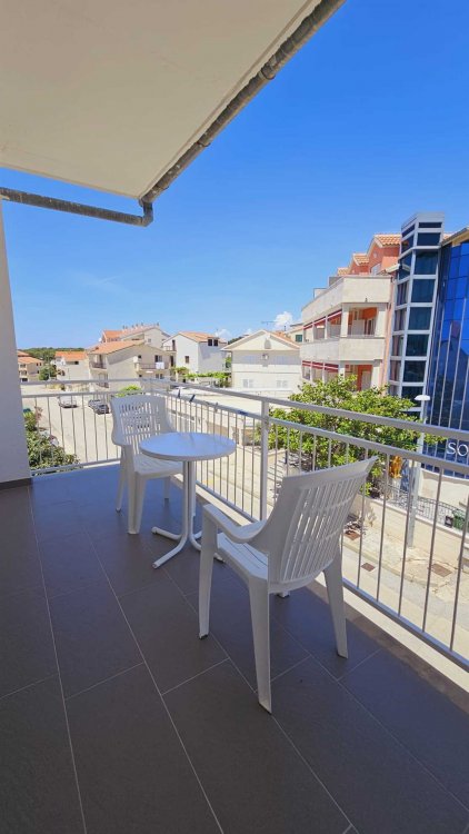 Vinko street view no.4